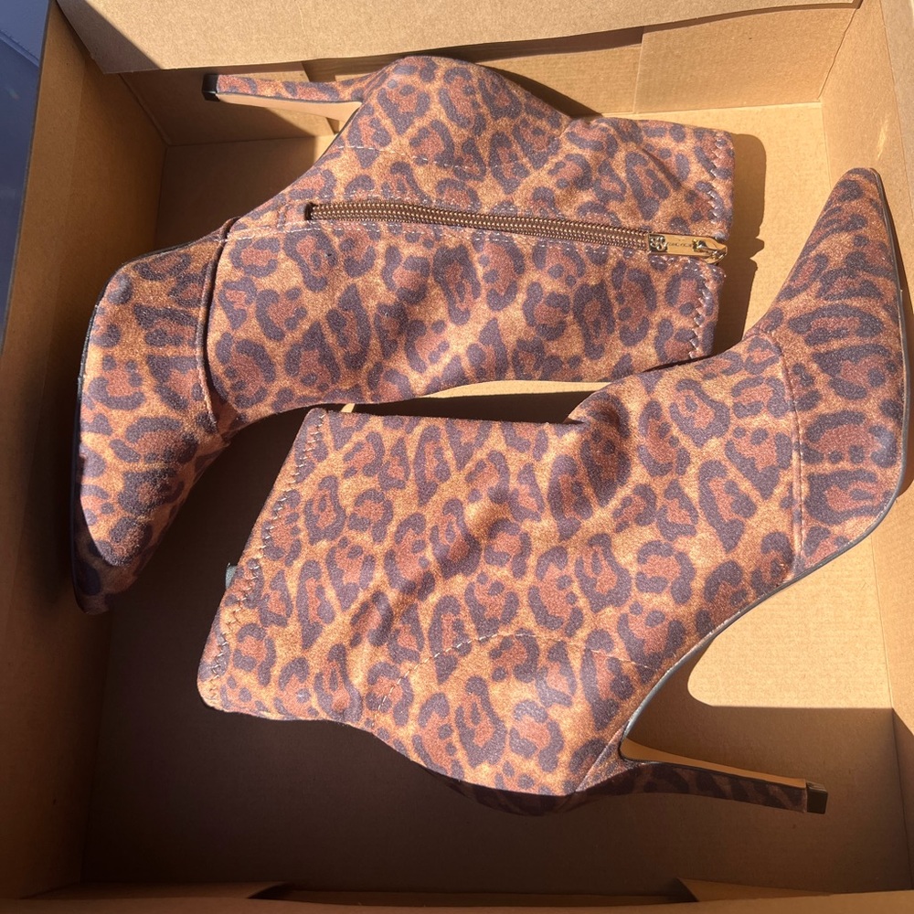 Brand new, never used Jessica Simpson bootie heels.